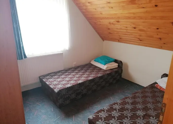 Sarkifeny Vendeghaz Vasarosnameny